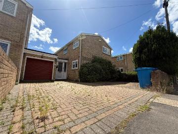 3 bedroom link detached house for sale