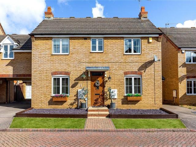 3 bedroom link detached house for sale