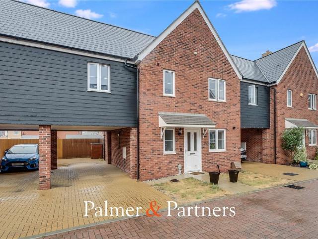 3 bedroom link detached house for sale