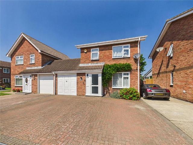 3 bedroom link detached house for sale
