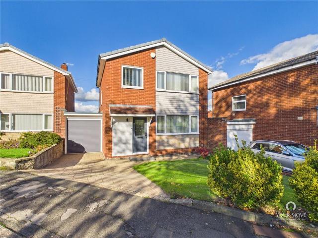 3 bedroom link detached house for sale