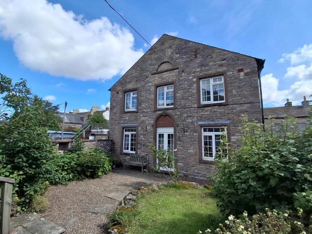 3 bedroom link detached house for sale