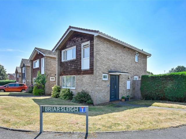 3 bedroom link detached house for sale