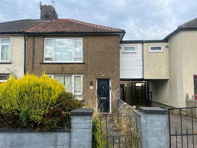 3 bedroom link detached house for sale