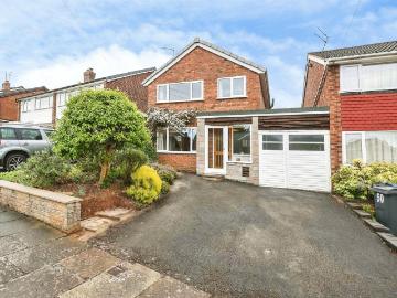 3 bedroom link detached house for sale