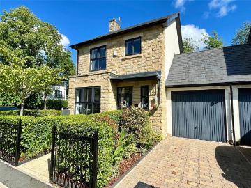 3 bedroom link detached house for sale