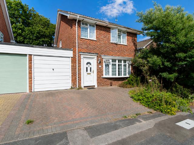 3 bedroom link detached house for sale