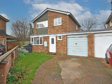 3 bedroom link detached house for sale