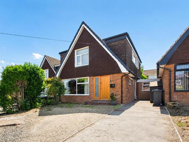 3 bedroom link detached house for sale
