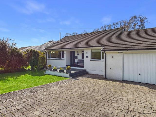 3 bedroom link detached house for sale