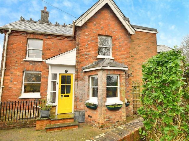 3 bedroom link detached house for sale