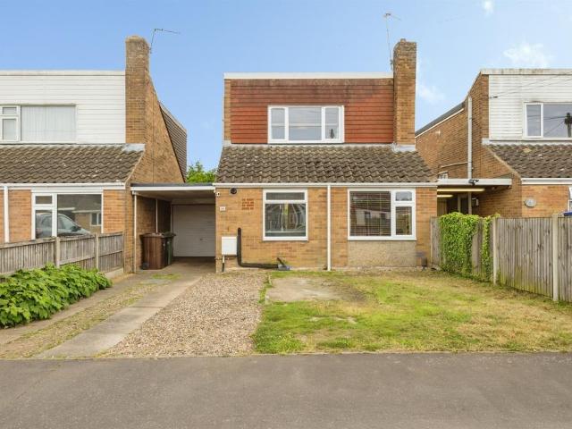 2 bedroom link detached house for sale