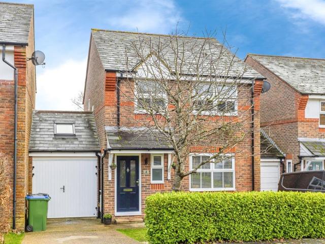 3 bedroom link detached house for sale