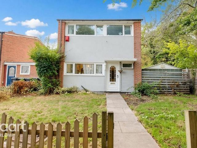 3 bedroom link detached house for sale