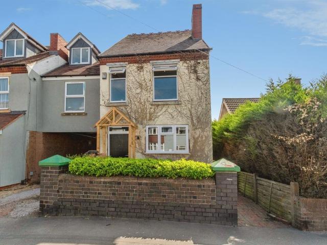 2 bedroom link detached house for sale