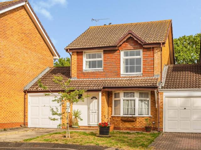 3 bedroom link detached house for sale