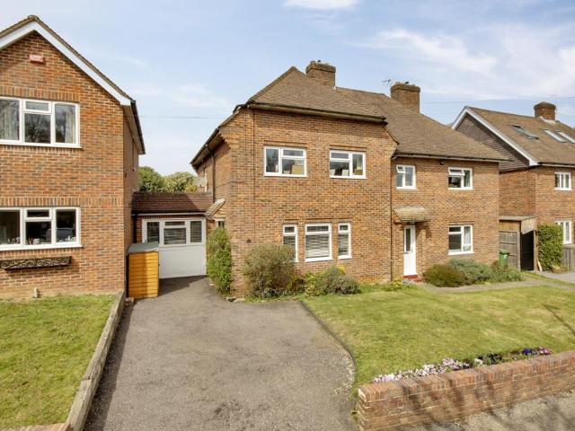 3 bedroom link detached house for sale