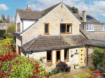 3 bedroom link detached house for sale