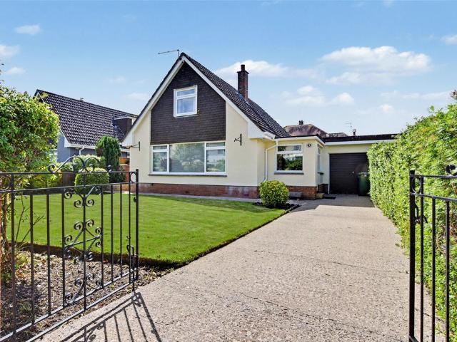 3 bedroom link detached house for sale