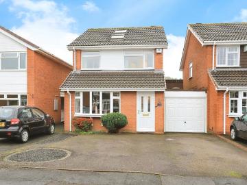 3 bedroom link detached house for sale