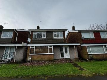 3 bedroom link detached house for sale