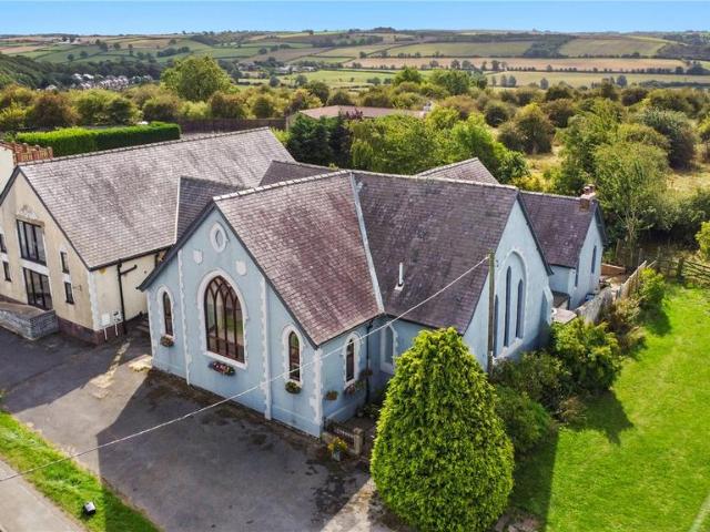 3 bedroom link detached house for sale