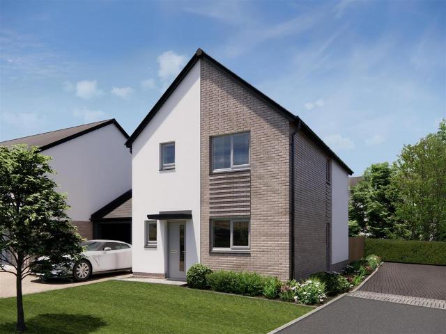 3 bedroom link detached house for sale