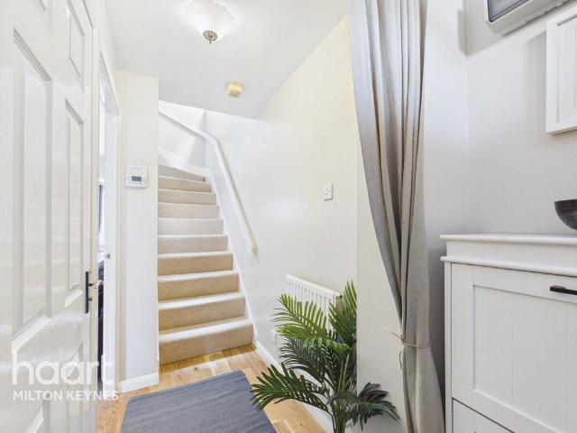 3 bedroom link detached house for sale