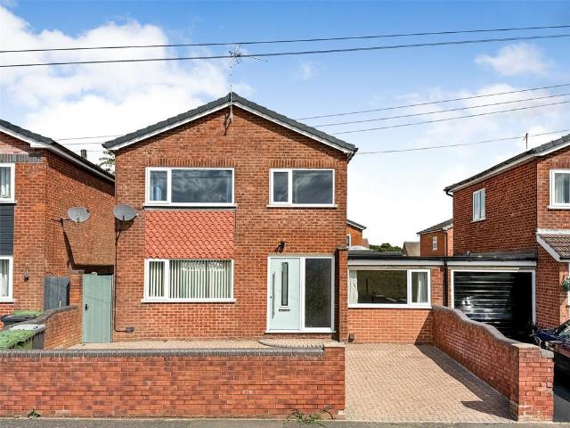 3 bedroom link detached house for sale