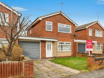 3 bedroom link detached house for sale