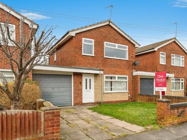 3 bedroom link detached house for sale
