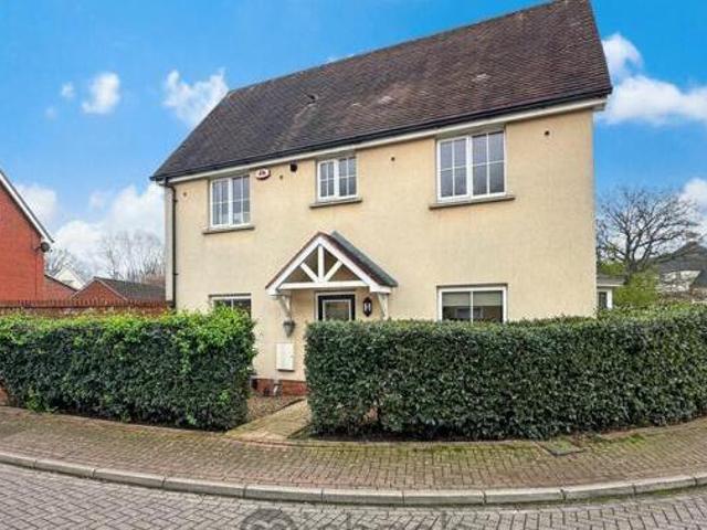 3 Bedroom Link Detached House For Sale In Colchester
