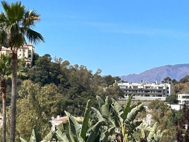3 bedroom luxury Flat for rent in Benahavís, Andalusia