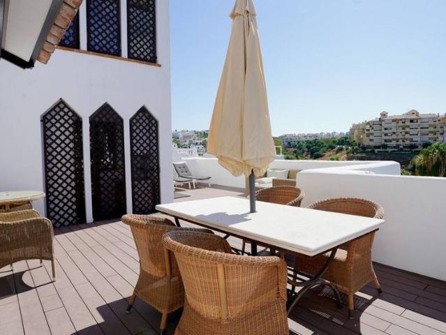 3 bedroom luxury Flat for rent in Estepona, Spain