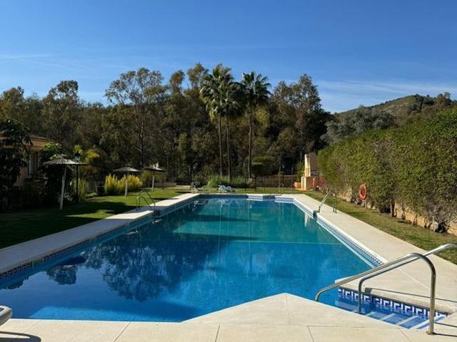 3 bedroom luxury Flat for rent in Marbella Del Este, Spain