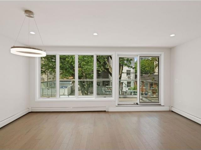 3 bedroom luxury House for rent in Queensbridge Houses, New York