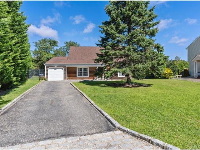 3 bedroom luxury House for sale in Southampton, United States