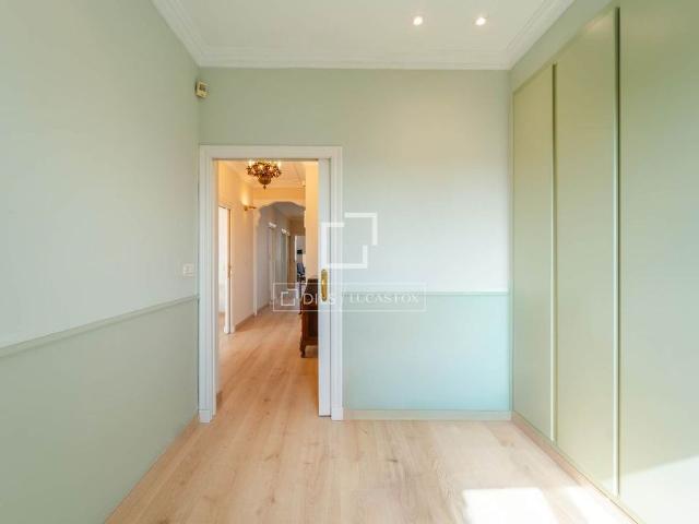 3 bedroom luxury penthouse for rent in Valencia