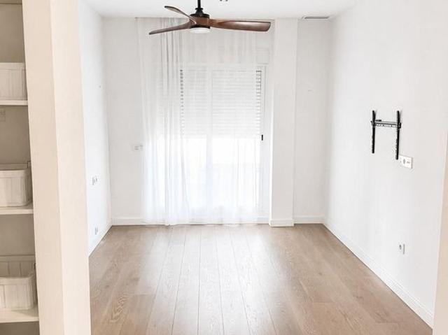 3 bedroom luxury penthouse for rent in Valencia