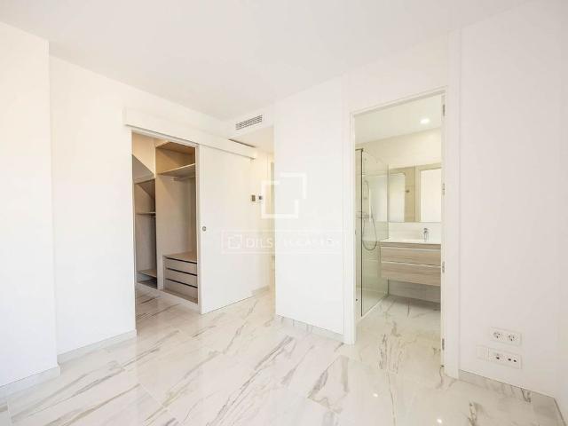 3 bedroom luxury penthouse for rent in Valencia, Spain