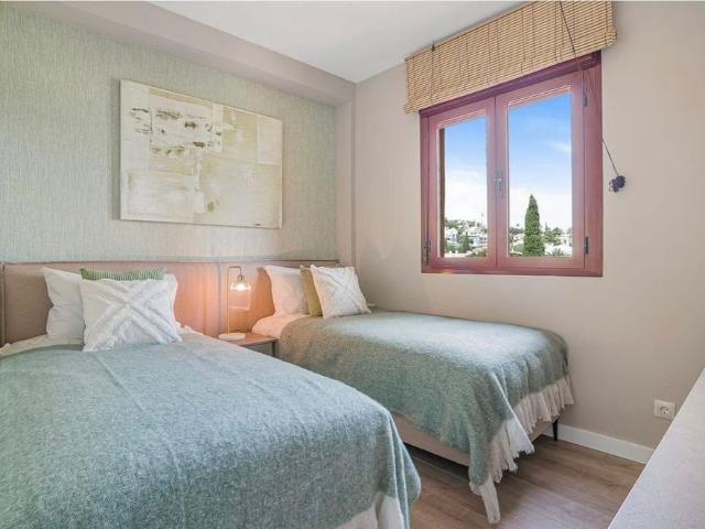 3 bedroom luxury penthouse for rent in Estepona, Andalusia