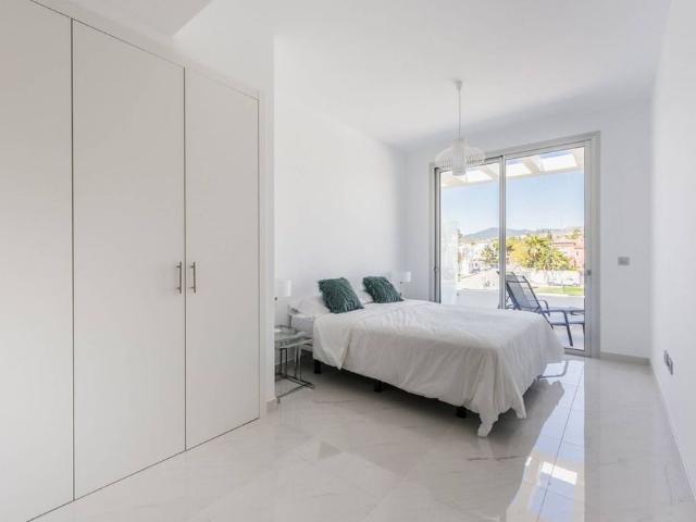 3 bedroom luxury penthouse for rent in Estepona, Andalusia