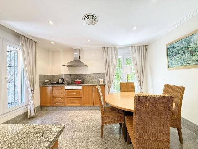 3 bedroom luxury Semidetached House for rent in Marbella Del Este, Andalusia