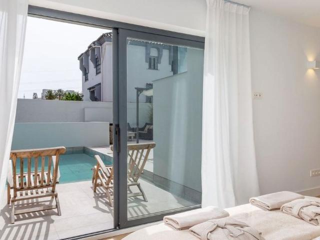3 bedroom luxury Villa for rent in Nueva Andalucia, Andalusia