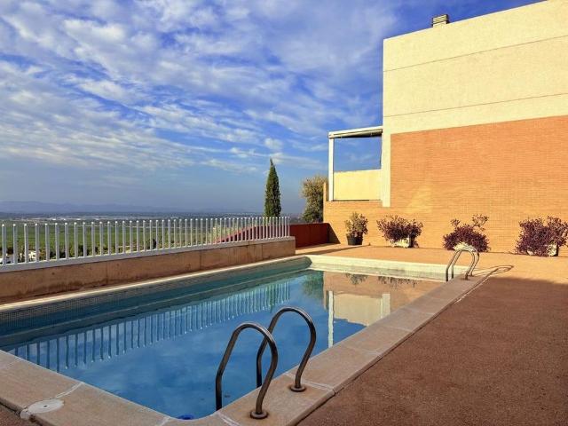 Luxury Villa for rent in Chiva, Valencia