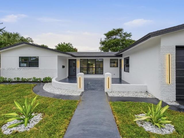 3 bedroom luxury Villa for sale in Oakland Park, Florida