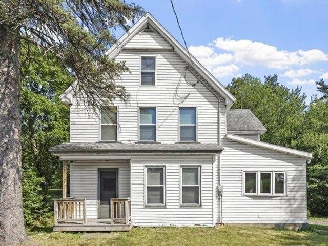 3 bedroom, Lunenburg MA 01462 105402402