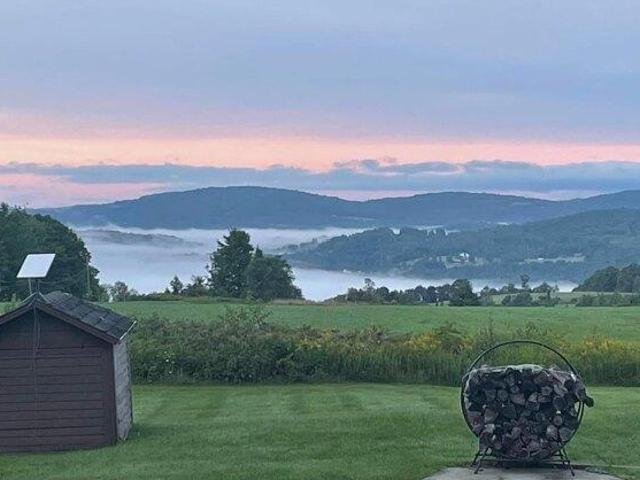 3 bedroom, Lyndon VT 05851 104409488