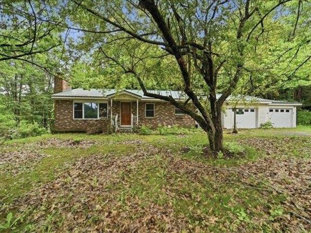 3 bedroom, Lyndon VT 05851 104512622