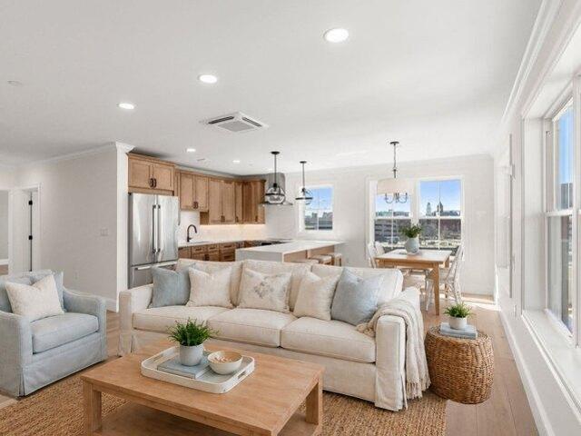 3 bedroom, m MA 01970 105574293